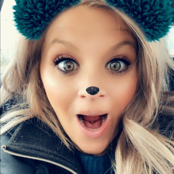 Meet your Posher, Olivia - Picture 1 of 1